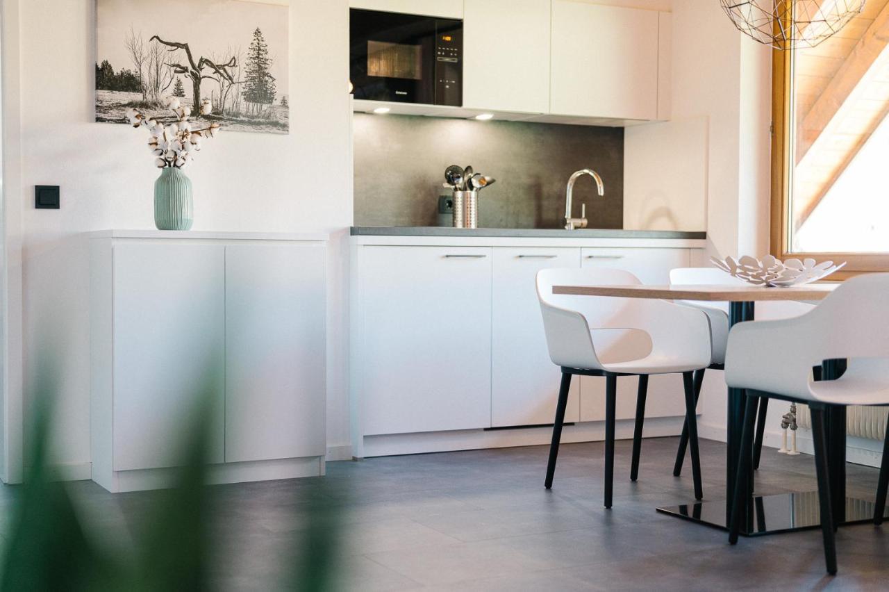 Moderne 2 Zi.-Fewo Blackforest Art Naehe Freiburg シモンスヴァルト エクステリア 写真